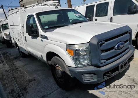 2013 Ford F350 Super Duty z USA, uszkodzony, nr VIN 1FDRF3A65DEB92305